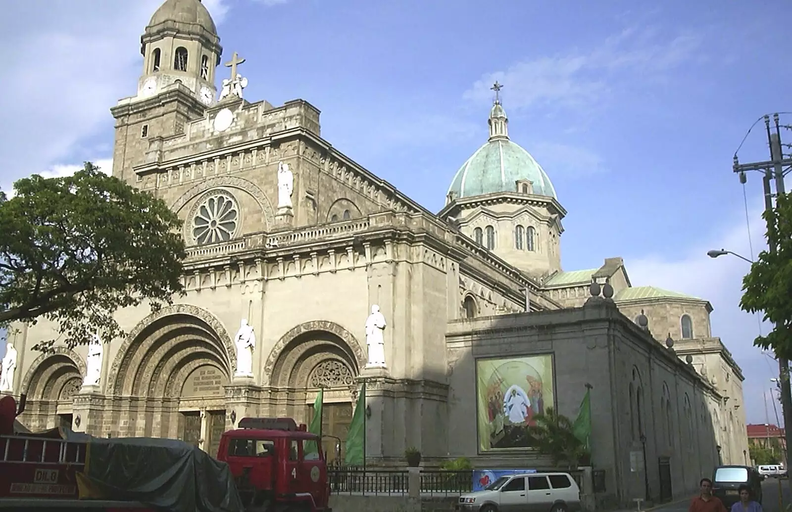 The church of San Agustin, from A Postcard From Manila: a Working Trip, Philippines - 9th July 2004