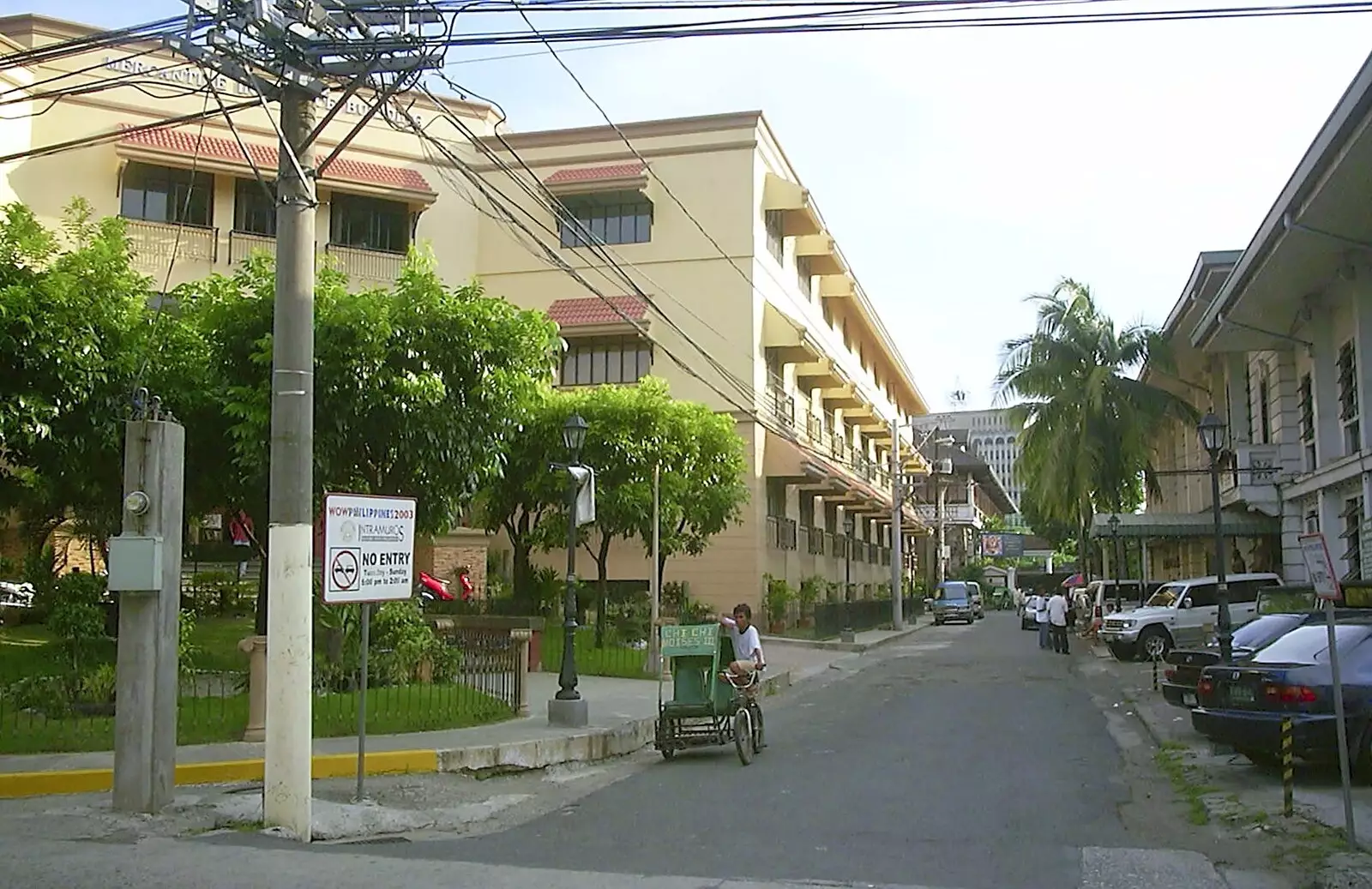 Roaming around the streets on Intramuros, from A Postcard From Manila: a Working Trip, Philippines - 9th July 2004