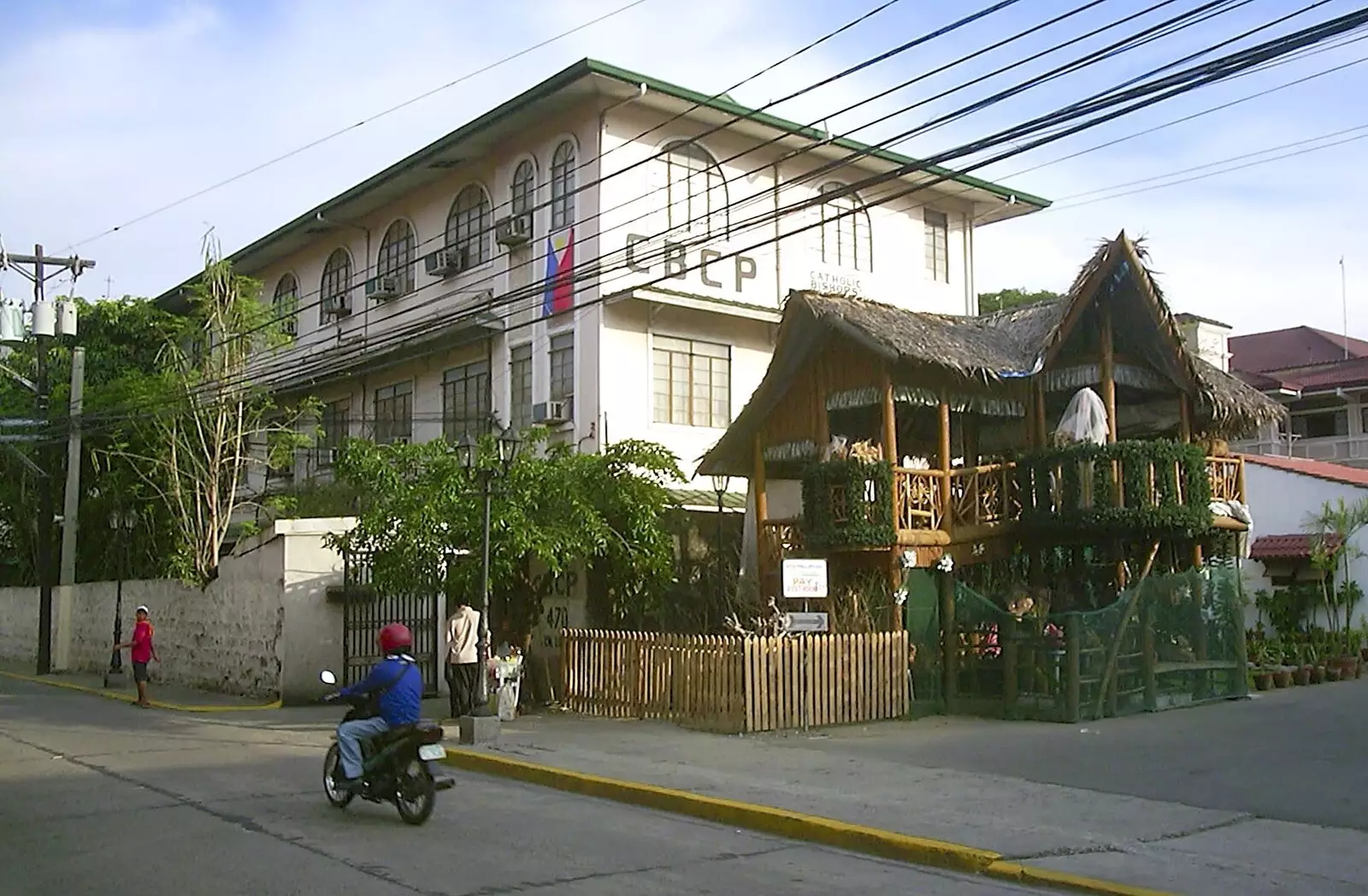 A curious thatched shack, from A Postcard From Manila: a Working Trip, Philippines - 9th July 2004