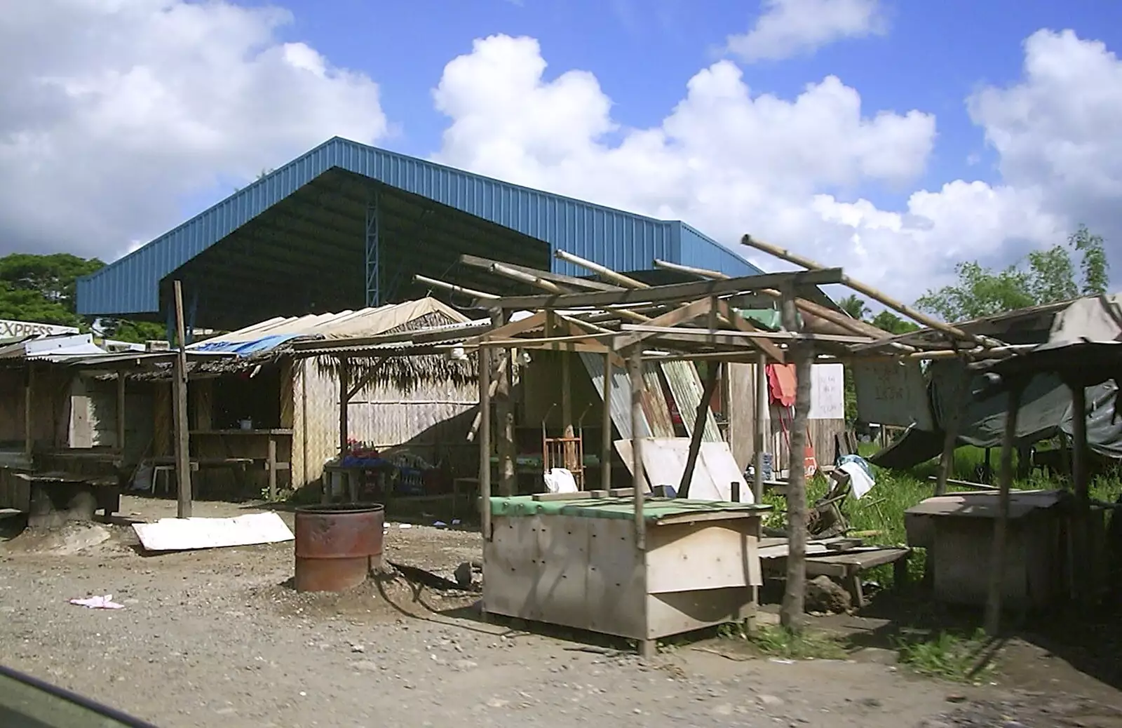 Derelict huts, from A Postcard From Manila: a Working Trip, Philippines - 9th July 2004