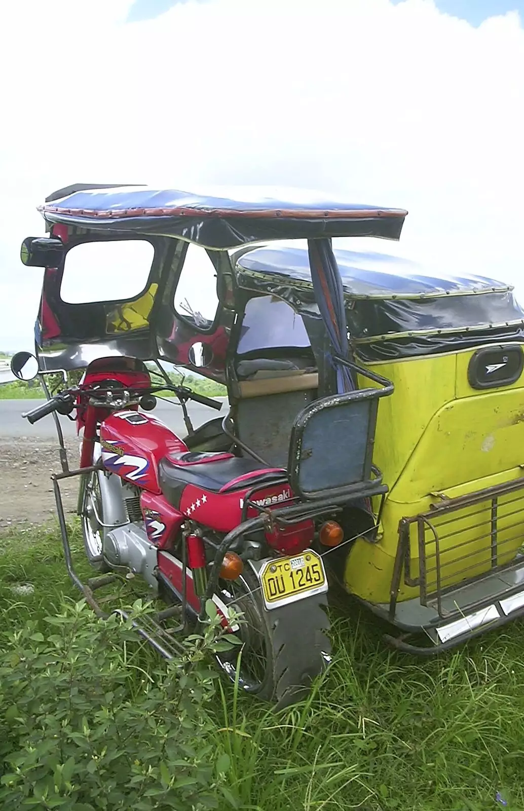 An abandoned-looking motorbike and sidecar, from A Postcard From Manila: a Working Trip, Philippines - 9th July 2004