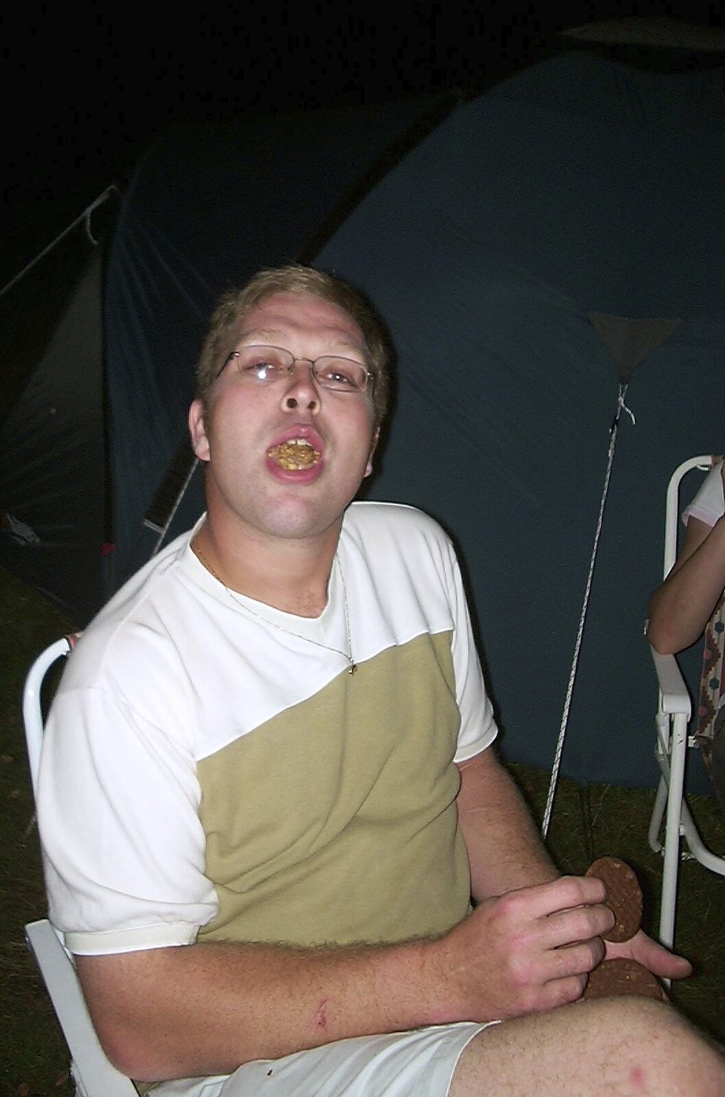 A BSCC Splinter Group Camping Trip, Shottisham, Suffolk - 13th August 2004: Marc shows of a partially-masticated biscuit