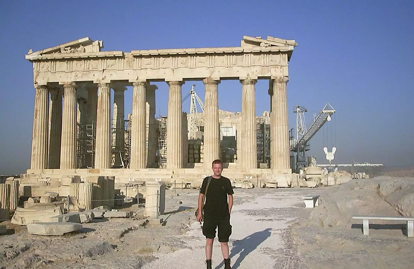 Nosher swaps photos with a tourist at the Parthenon, from A Postcard From Athens: A Day Trip to the Olympics, Greece - 19th August 2004