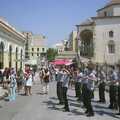 The mimes are still going, A Postcard From Athens: A Day Trip to the Olympics, Greece - 19th August 2004