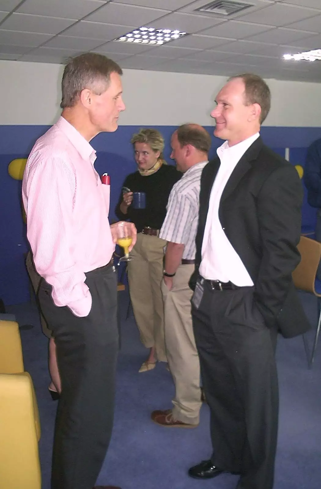 Tim Simpson chats to someone, from A Trip to Libertyville, Illinois, USA - 31st August 2004