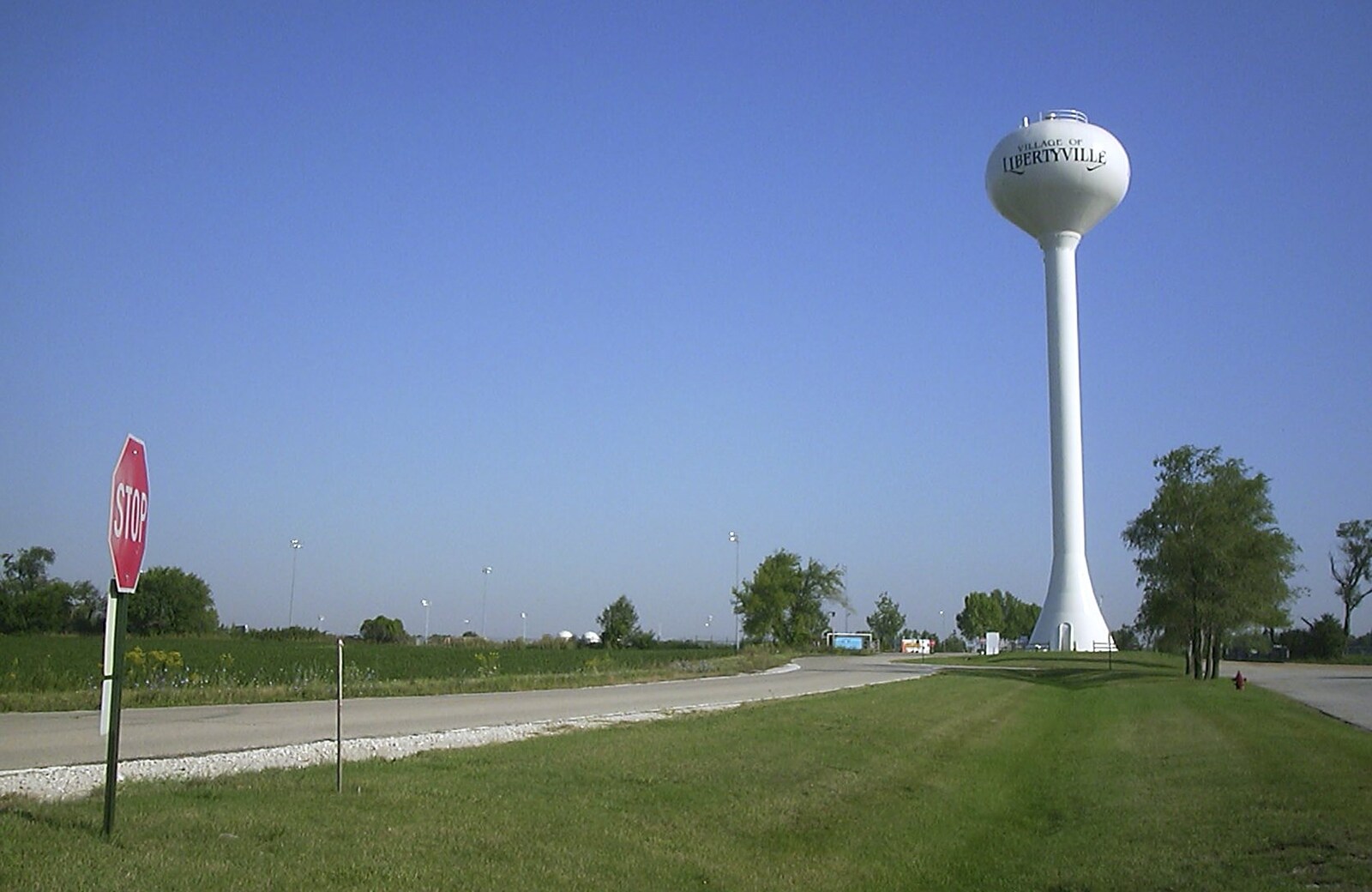 A Libertyville onion-shaped water tower from A Trip to Libertyville, Illinois, USA - 31st August 2004