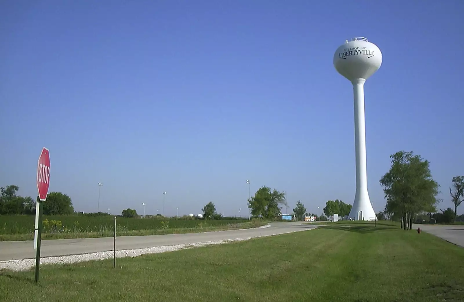 A Libertyville onion-shaped water tower, from A Trip to Libertyville, Illinois, USA - 31st August 2004