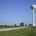 A Libertyville onion-shaped water tower, A Trip to Libertyville, Illinois, USA - 31st August 2004