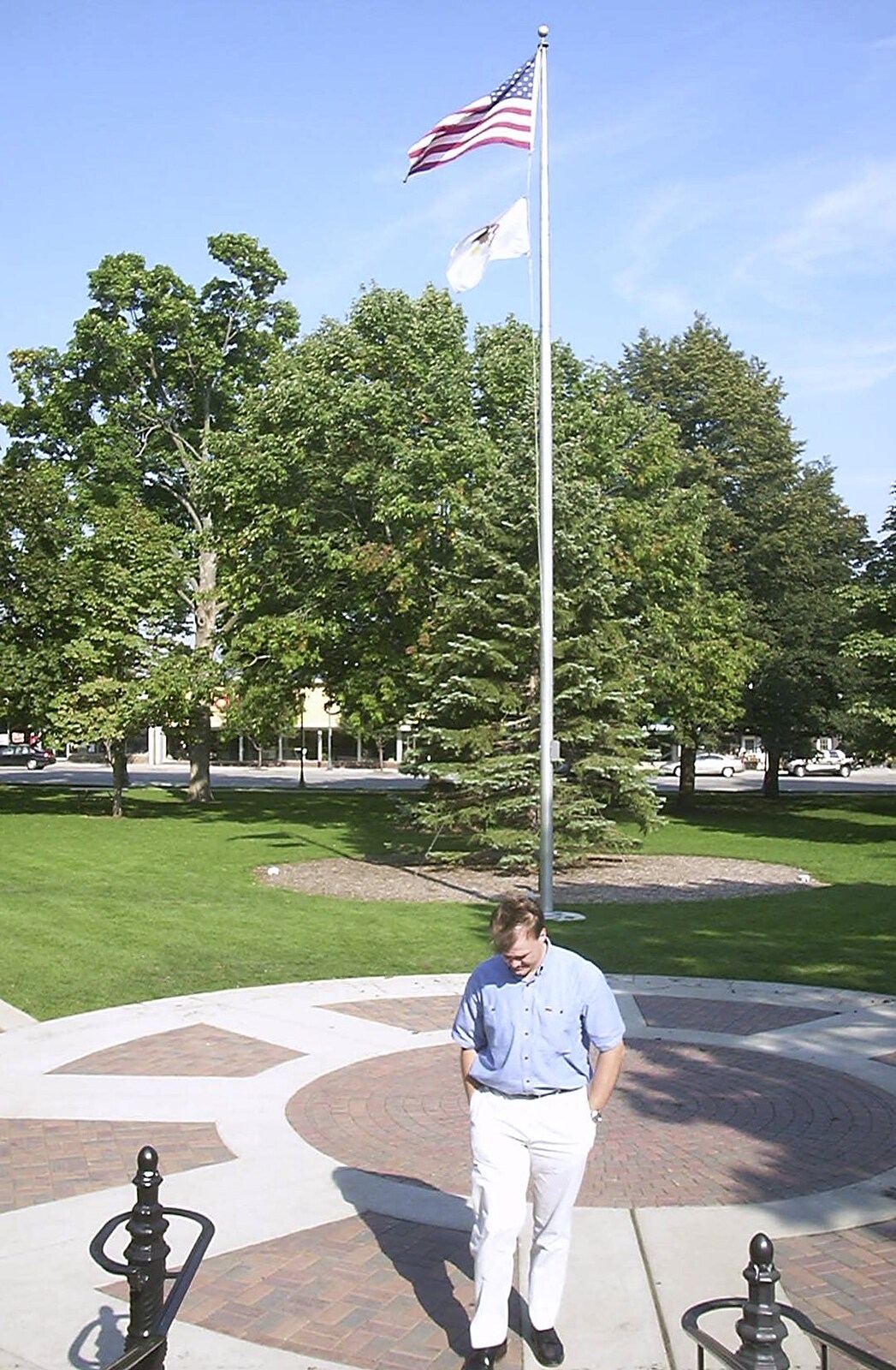 Nick stands in front of Old Glory from A Trip to Libertyville, Illinois, USA - 31st August 2004
