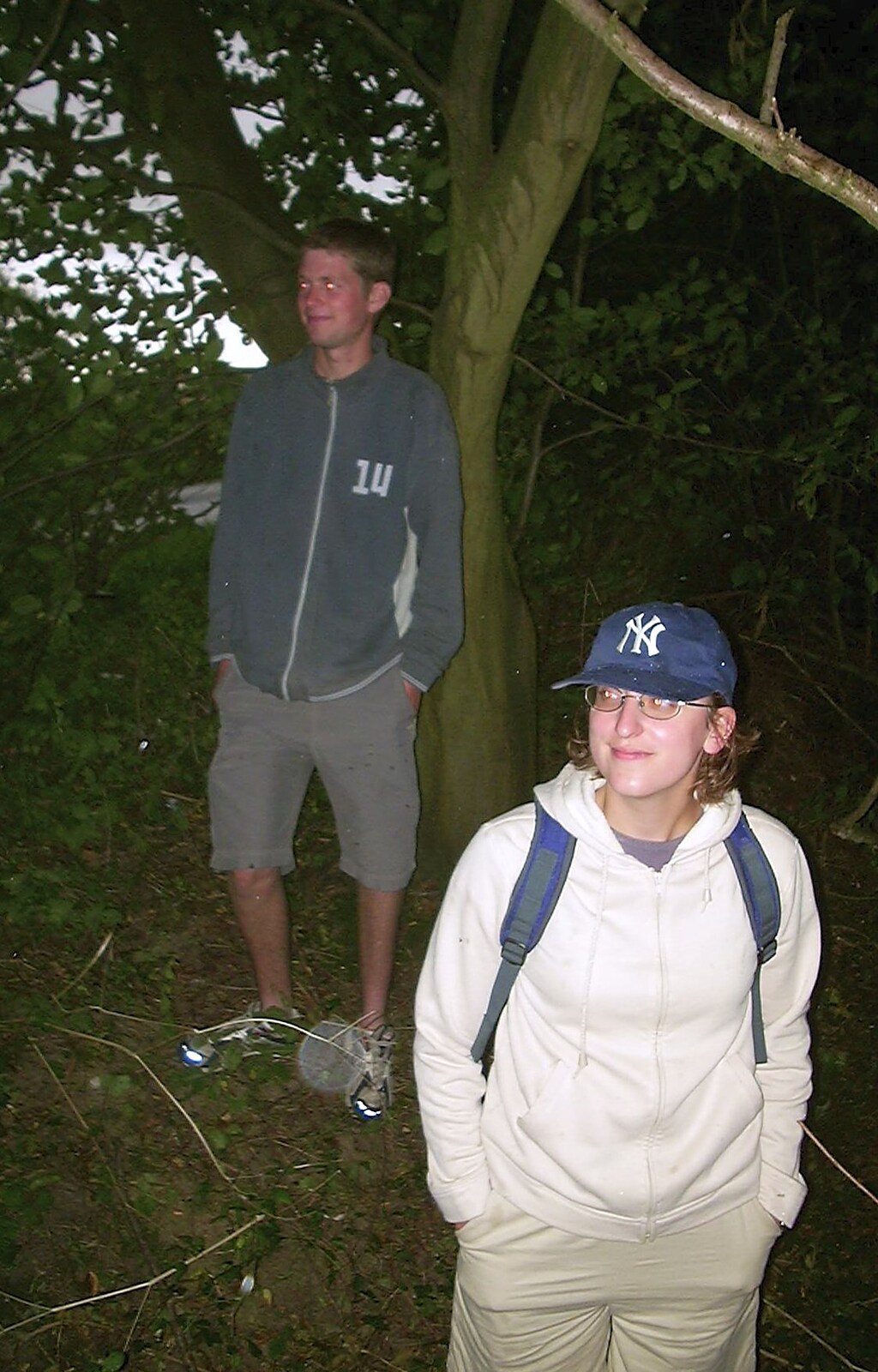 BSCC Bike Rides and Ten-Pin Bowling, Thornham and Norwich - 18th September 2004: Phil and Suey hide under trees