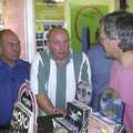 Wes, co-owner of Revs, looks up, Mark Joseph at Revs, and the BSCC at Hoxne and Wortham - 30th September 2004