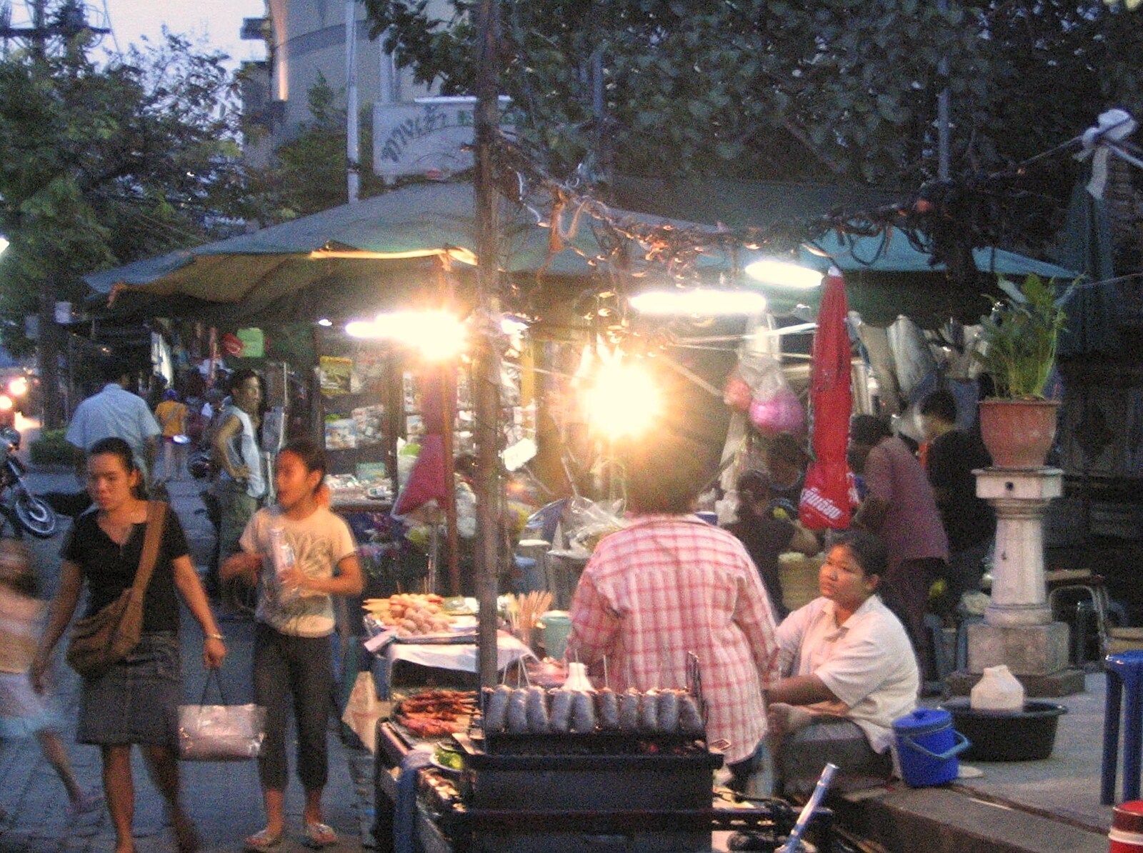 Bangkok street scene from A Working Trip to Bangkok, Thailand - 2nd October 2004