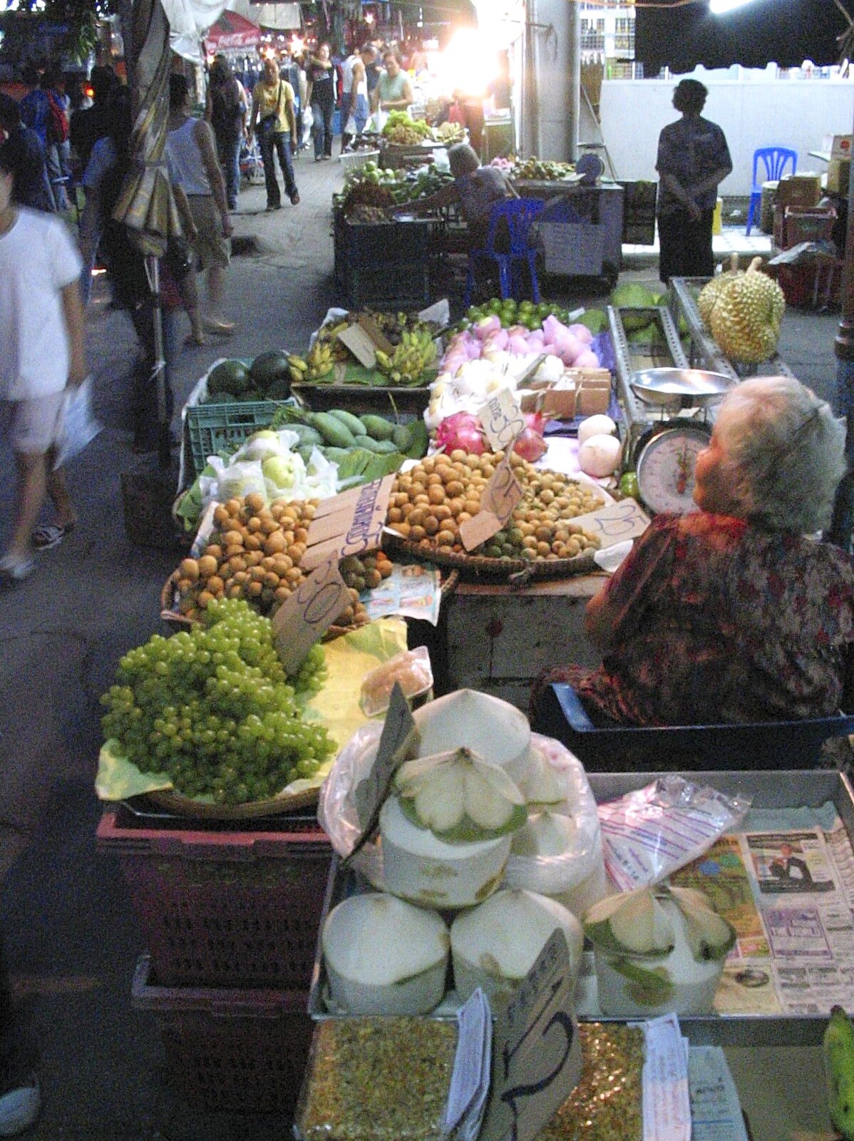 Evening market stalls from A Working Trip to Bangkok, Thailand - 2nd October 2004