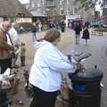 Putting the pigeons on the bin, Feeding the Ducks, a Diss and Norwich Miscellany - 7th November 2004