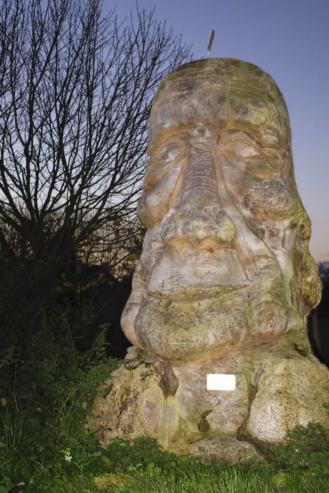 The Big Giant Head on Cranley Green Road, from The BBs Rehearse and the WI Market, Diss, Norfolk - 9th November 2004