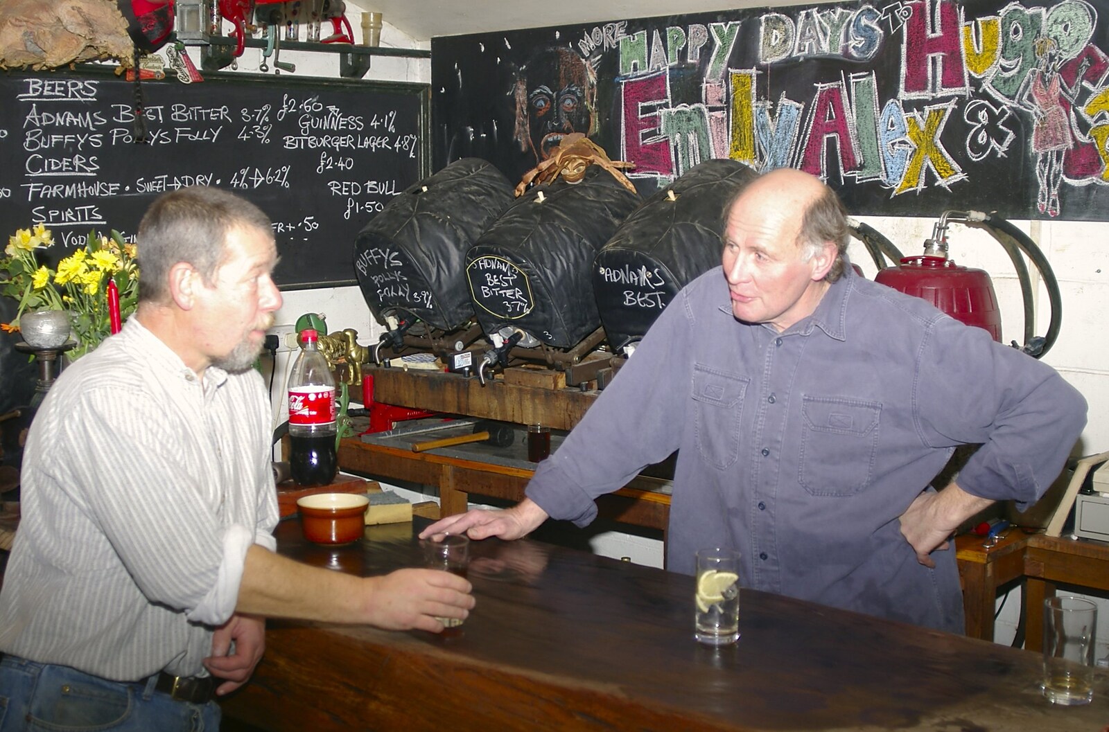 The BBs' Last-Ever Gig at The Cider Shed, Banham, Norfolk - 19th November 2004: Ryan chats to a punter