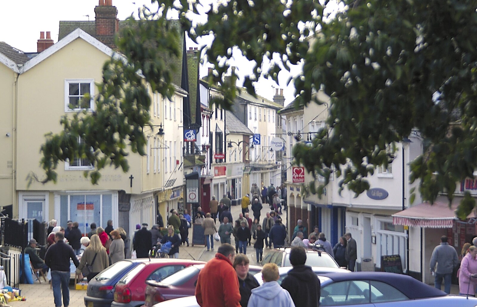 A fuzzy long-view down Mere Street from Random Scenes of Diss, Norfolk - 20th November 2004