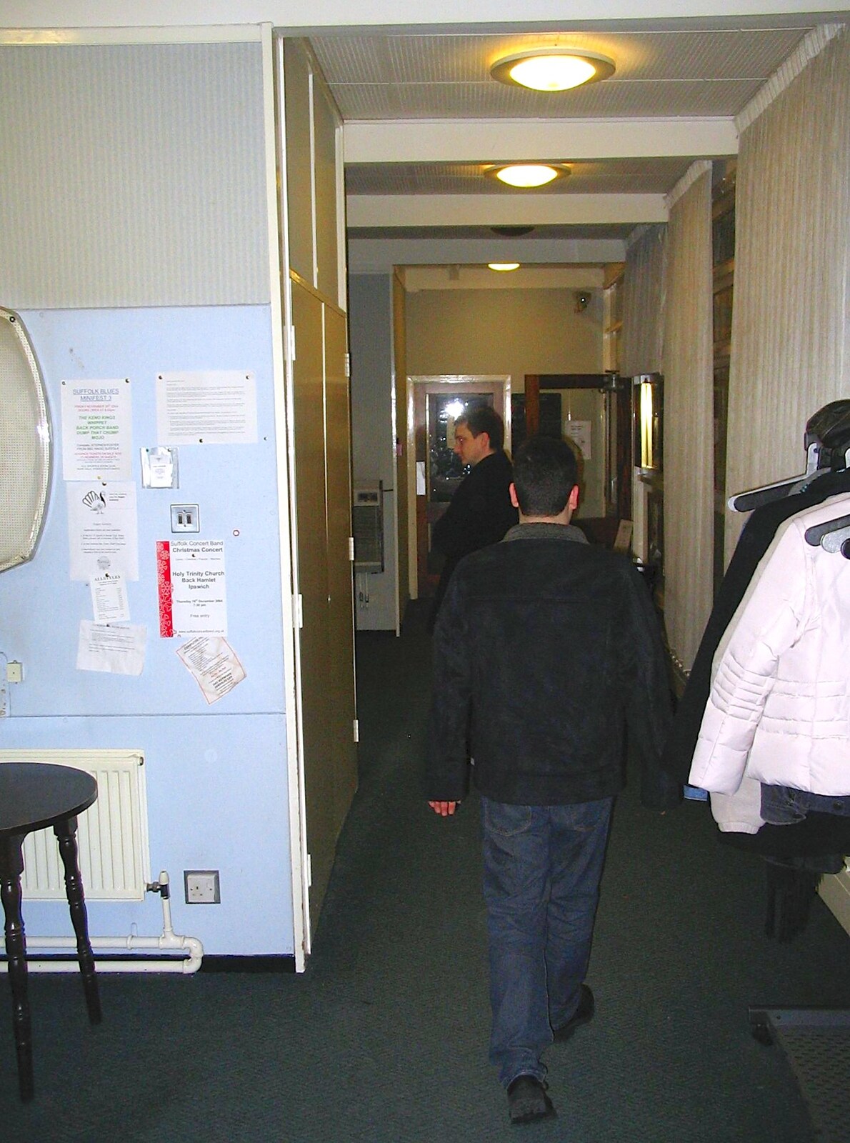 A CISU Blues Festival at the SCC Social Club, and a Million Laptops, Ipswich and Cambridge - 27th November 2004: The 'cloakroom' corridor on the way out