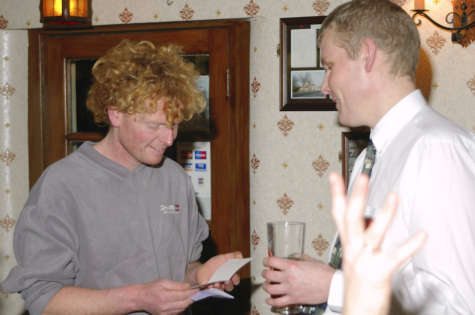 The BSCC Annual Dinner, The Brome Swan, Suffolk - 4th December 2004: Wavy gets a card