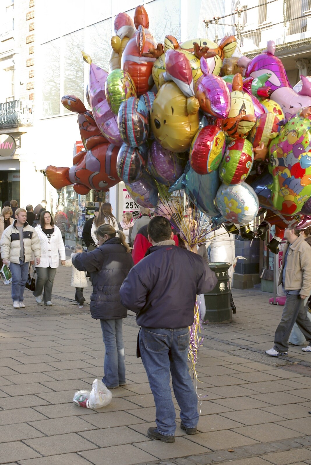 The balloon dude on Gentleman's Walk from Christmas Shopping and a Carol Service, Norwich and Thrandeston - 19th December 2004