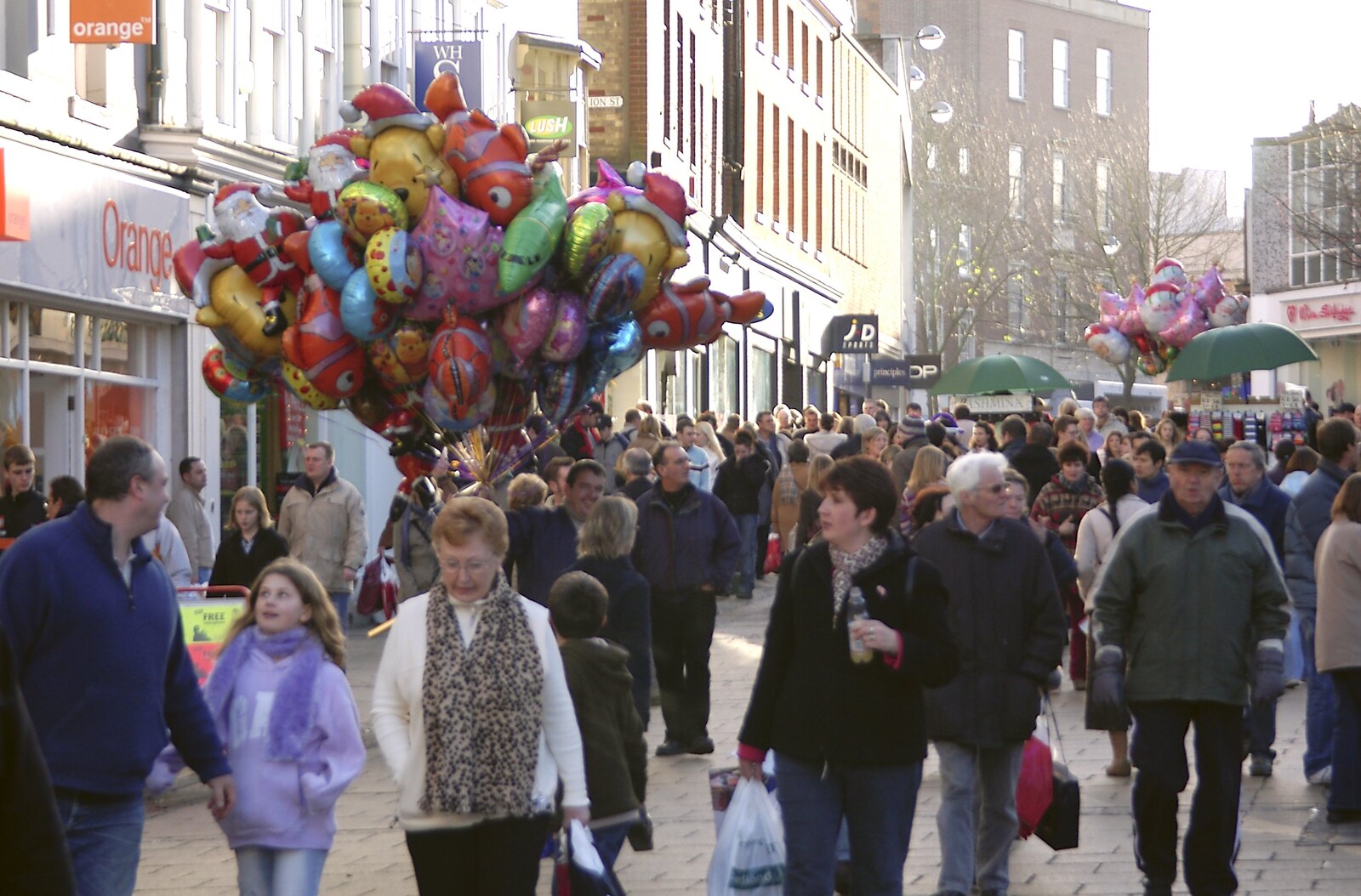 Crowds on Gentleman's Walk from Christmas Shopping and a Carol Service, Norwich and Thrandeston - 19th December 2004