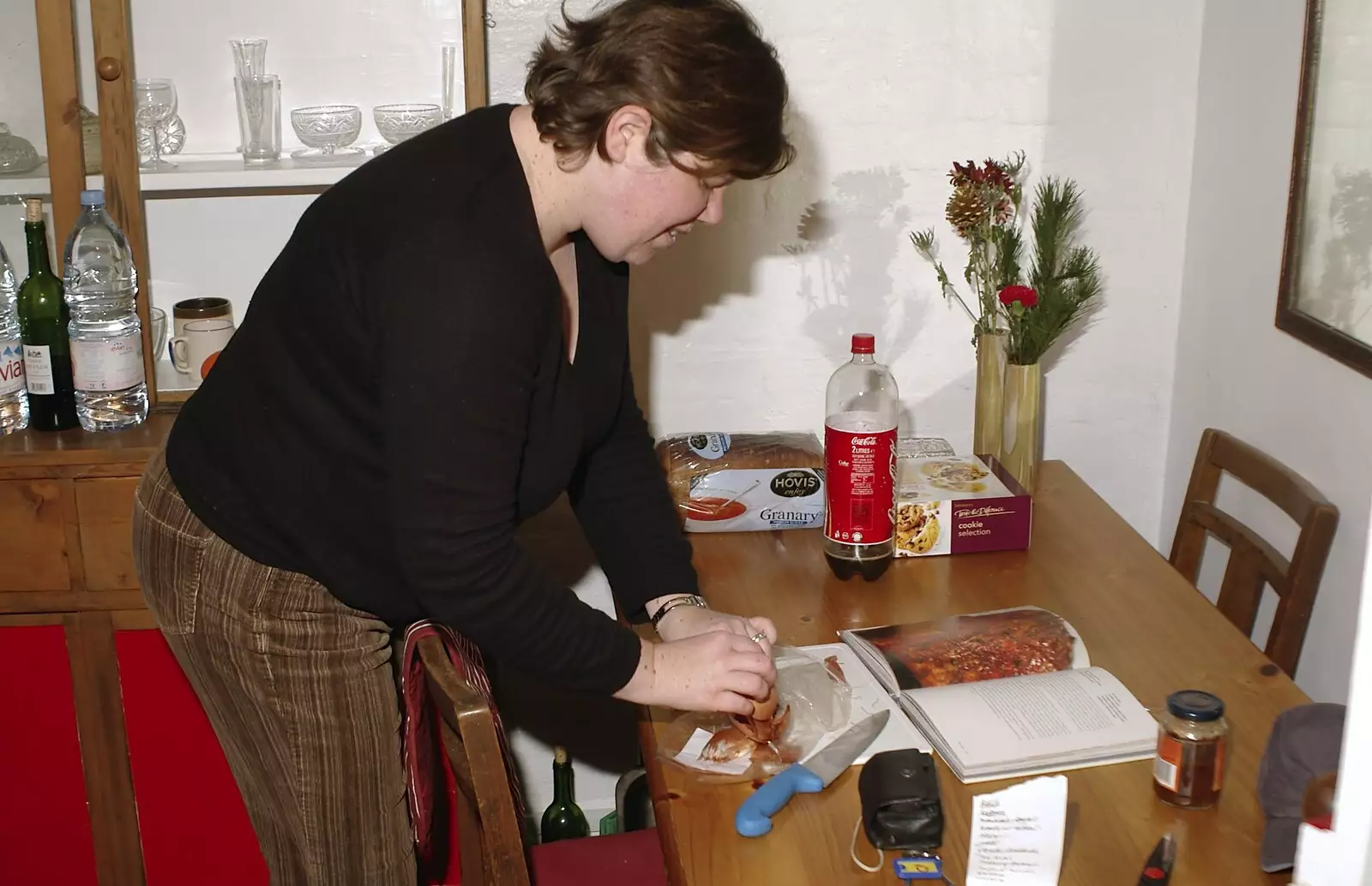 Sis reads a recipe, from A Day with Sis, Matt and the Old Man, Saxmundham, Suffolk - 28th December 2004