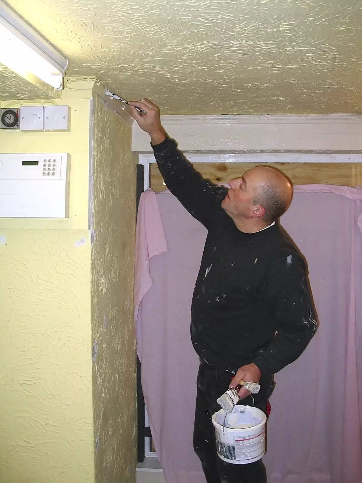 Wes applies a coat of paint in Revs, from Sausages at the Swan Inn, and Revs Gets Decorated, Diss and Brome - 7th January 2005