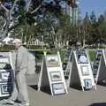 Russell scopes out some paintings, A Trip to San Diego, California, USA - 11th January 2005