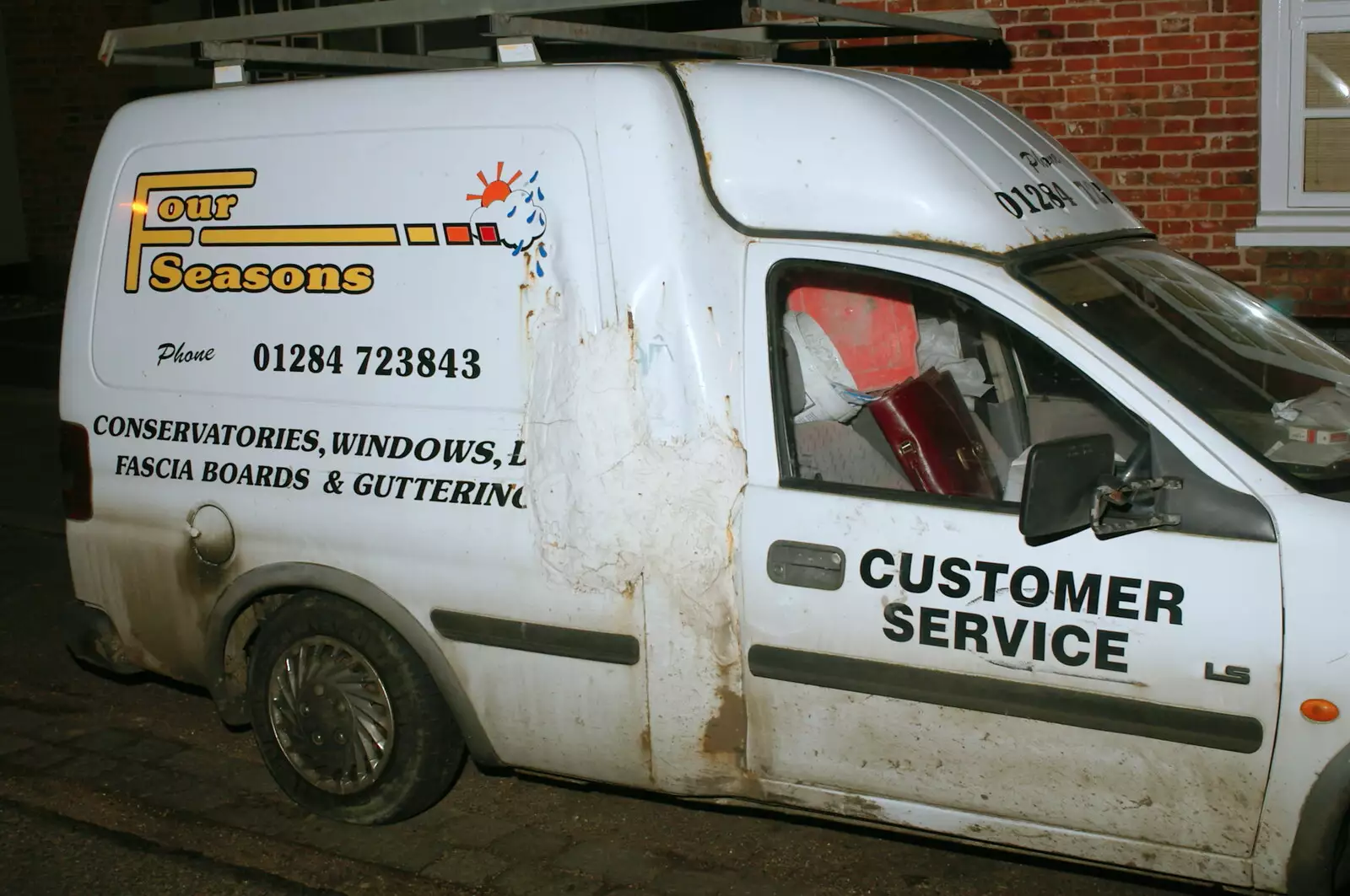 An extreme example of body filler in a van, from Tsunami-Aid at the Greyhound, Botesdale, Suffolk - 5th February 2005