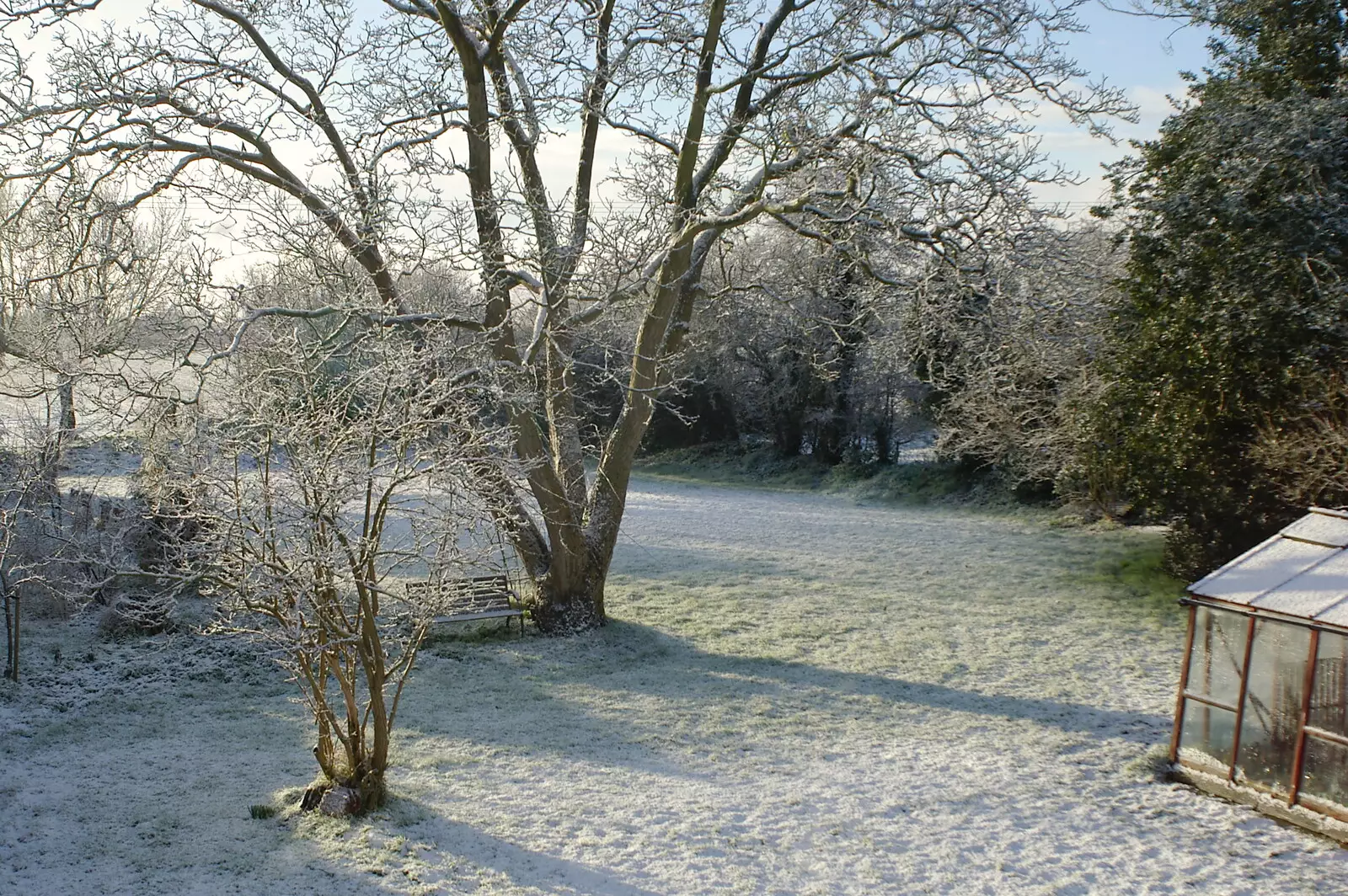 Another dusting of snow on the back garden, from Fiddler on the Roof and a Railway Inn Quiz, Gislingham and Mellis, Suffolk - 17th February 2005