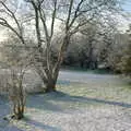 Another dusting of snow on the back garden, Fiddler on the Roof and a Railway Inn Quiz, Gislingham and Mellis, Suffolk - 17th February 2005