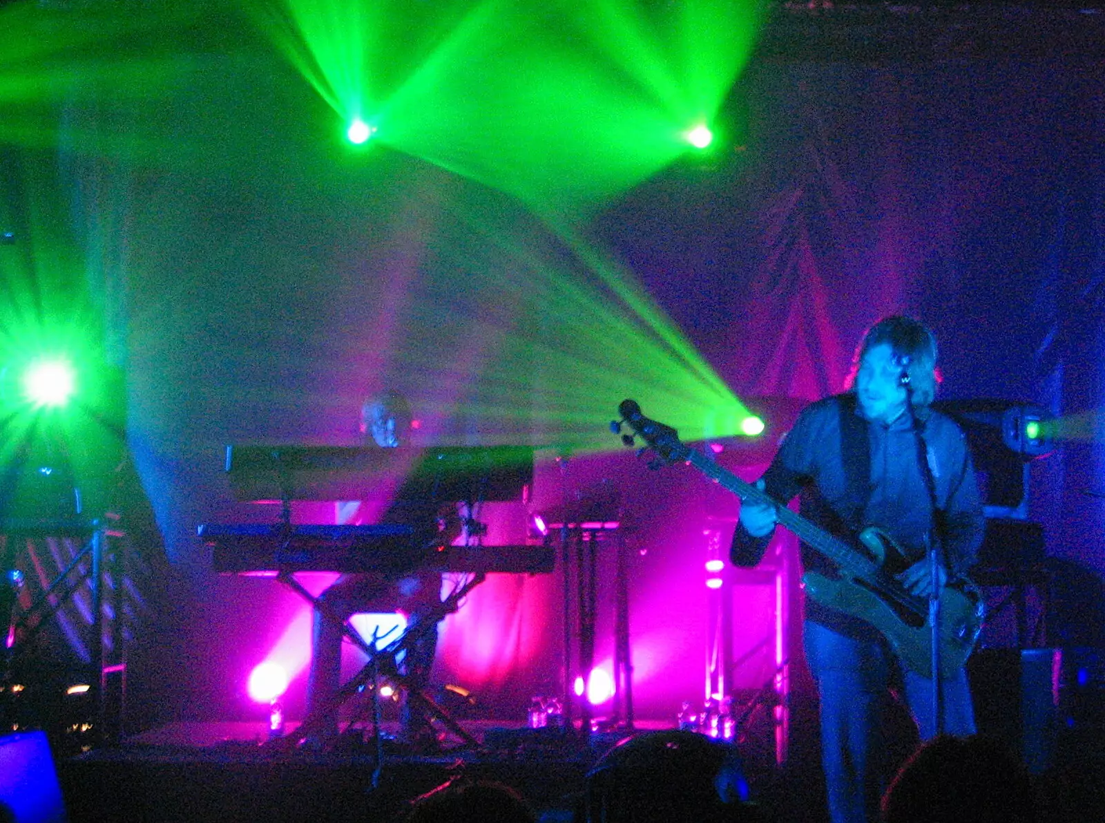 Jimi Goodwin in action, from Athlete and Doves at the UEA, Earlham Road, Norwich, Norfolk - 11th March 2005