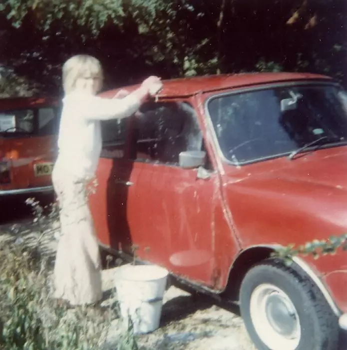 Washing the Minis at Barton Court Avenue, from Nosher's Family History - 1980-1985