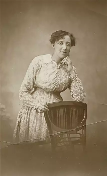 Elsie's sister, from Nosher's Family History - 1880-1955