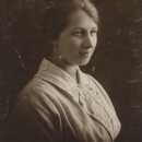 Elsie, circa 1915, aged around 18, Nosher's Family History - 1880-1955