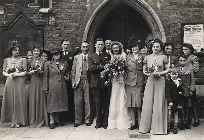James's wedding - Jo, his brother, is 6th from left, from Nosher's Family History - 1880-1955