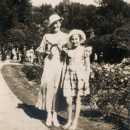 Nosher's Family History - 1880-1955, Margaret and Elsie on a day out