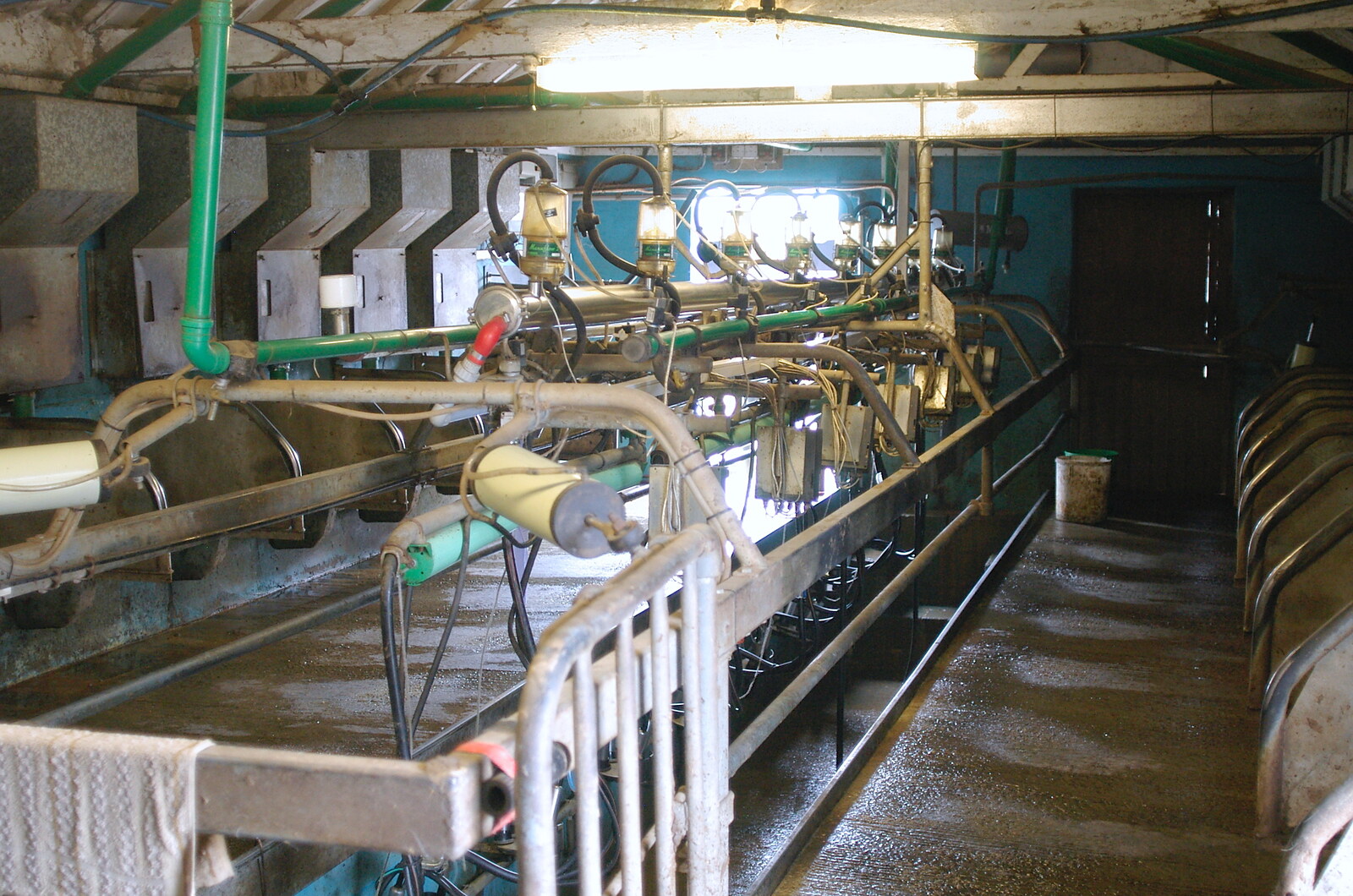 Dairy Farm's milking shed from Wavy and the Milking Room, Dairy Farm, Thrandeston, Suffolk - 28th March 2005