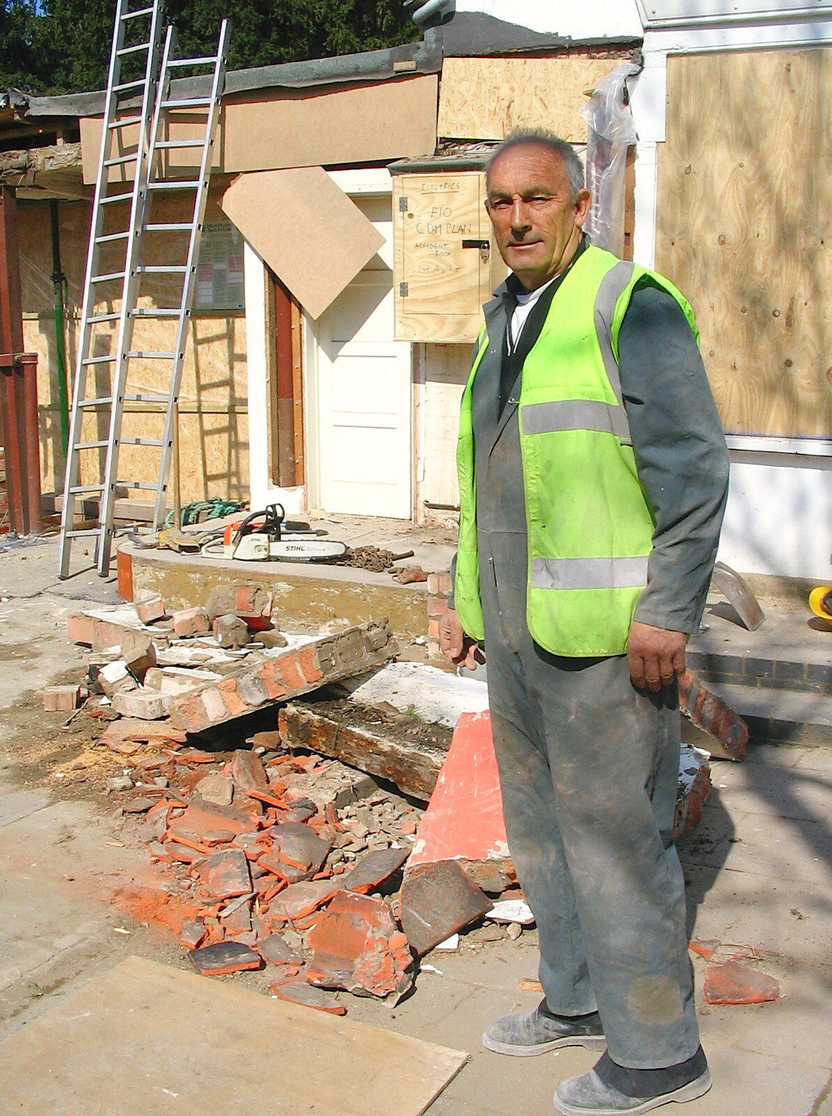 The guy who let Nosher in from The SCC Social Club and the  Demolition of Diss Publishing, Ipswich and Diss - 2nd April 2005