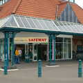 Safeway's entrance, before it turns into Morrisons, The SCC Social Club and the  Demolition of Diss Publishing, Ipswich and Diss - 2nd April 2005