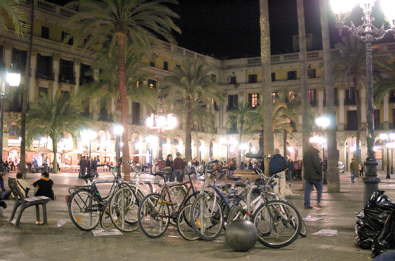 The Plaça Reia from A Trip to Barcelona, Catalunya, Spain - 29th April 2005