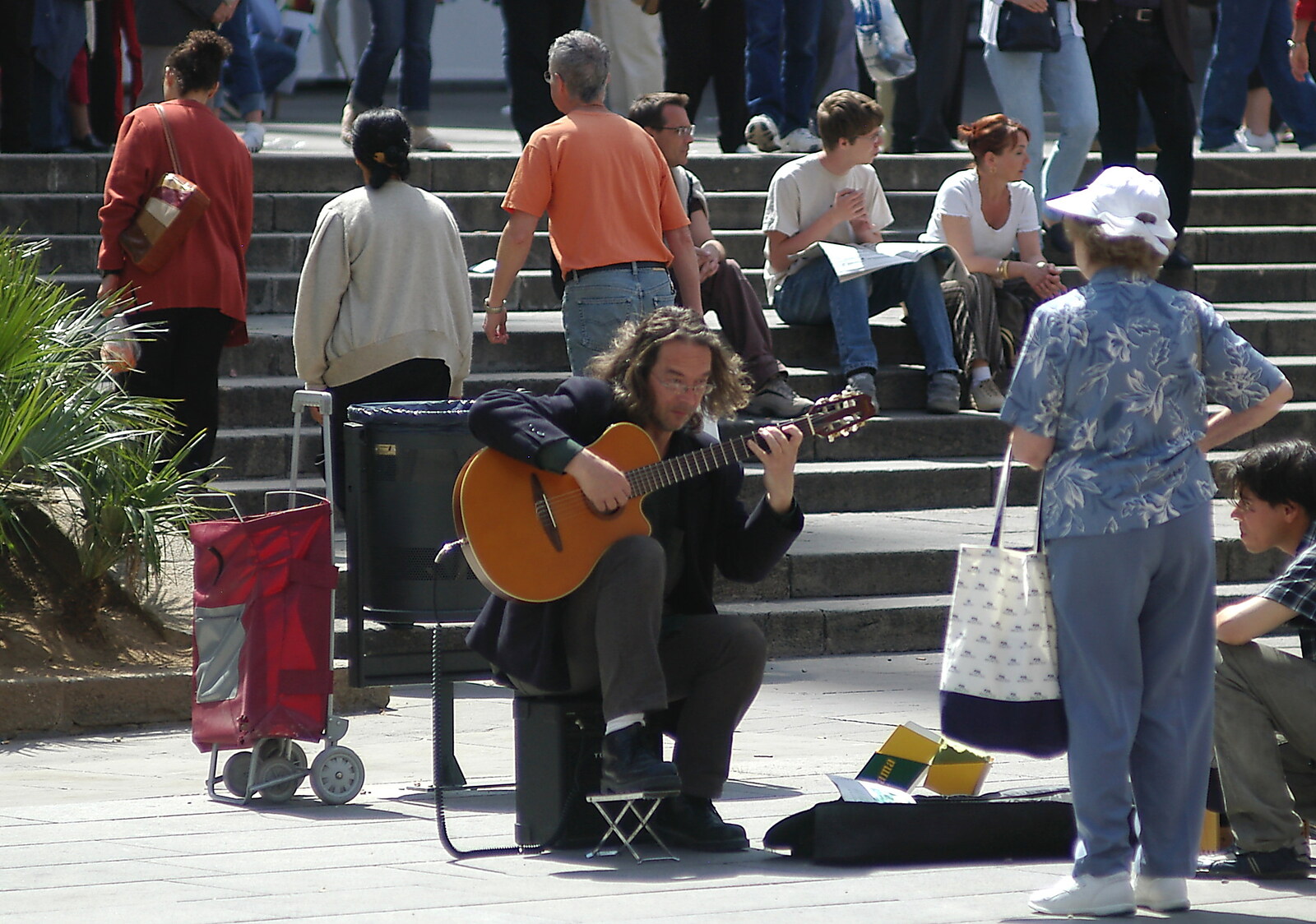 A guitarist near the Museu de Picasso from A Trip to Barcelona, Catalunya, Spain - 29th April 2005