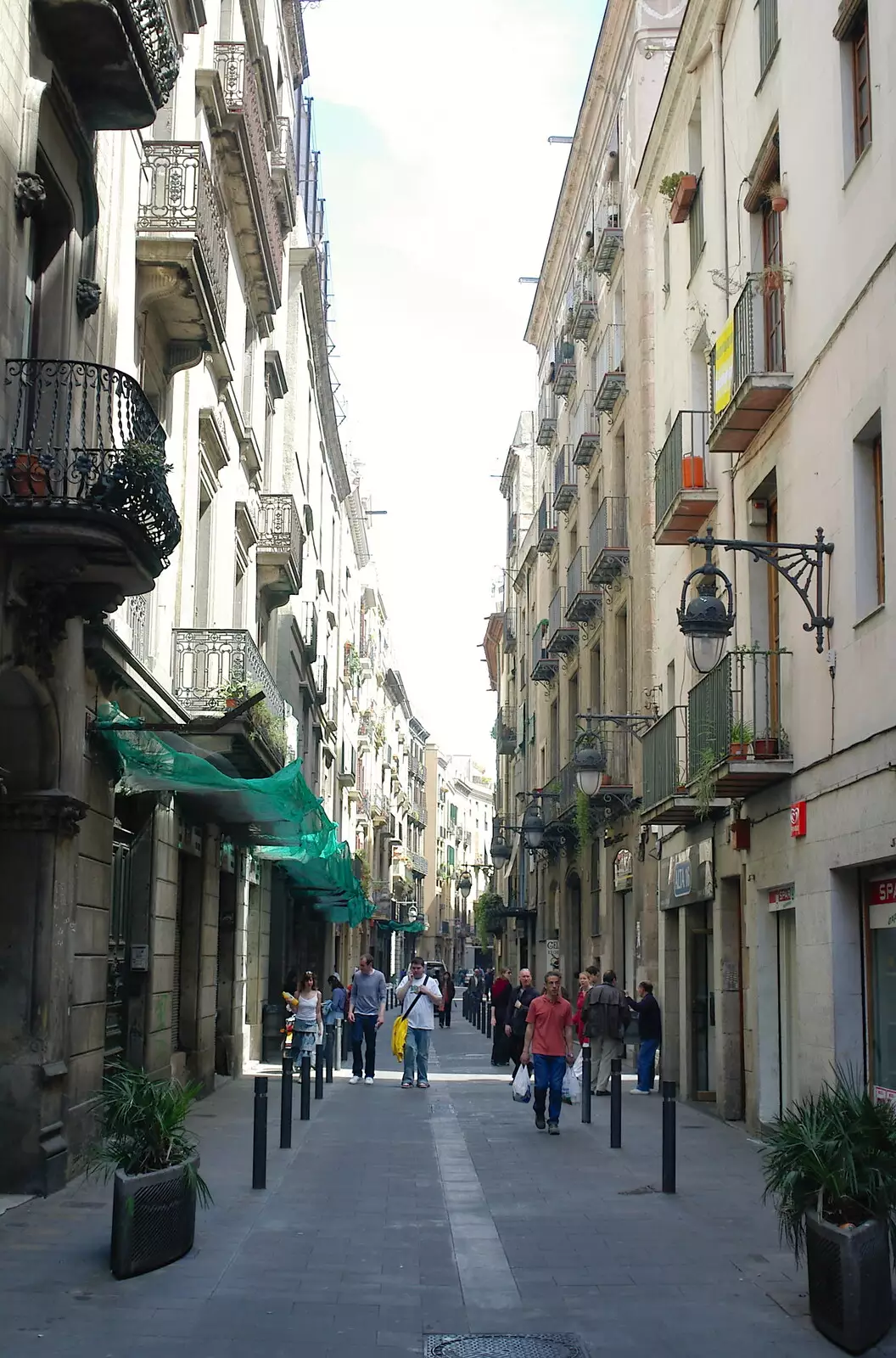 Another Barcelona back street, from A Trip to Barcelona, Catalunya, Spain - 29th April 2005