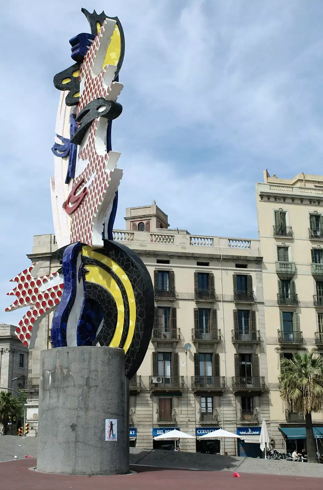 A funky statue, from A Trip to Barcelona, Catalunya, Spain - 29th April 2005