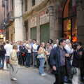 There's a major queueing situation, A Trip to Barcelona, Catalunya, Spain - 29th April 2005