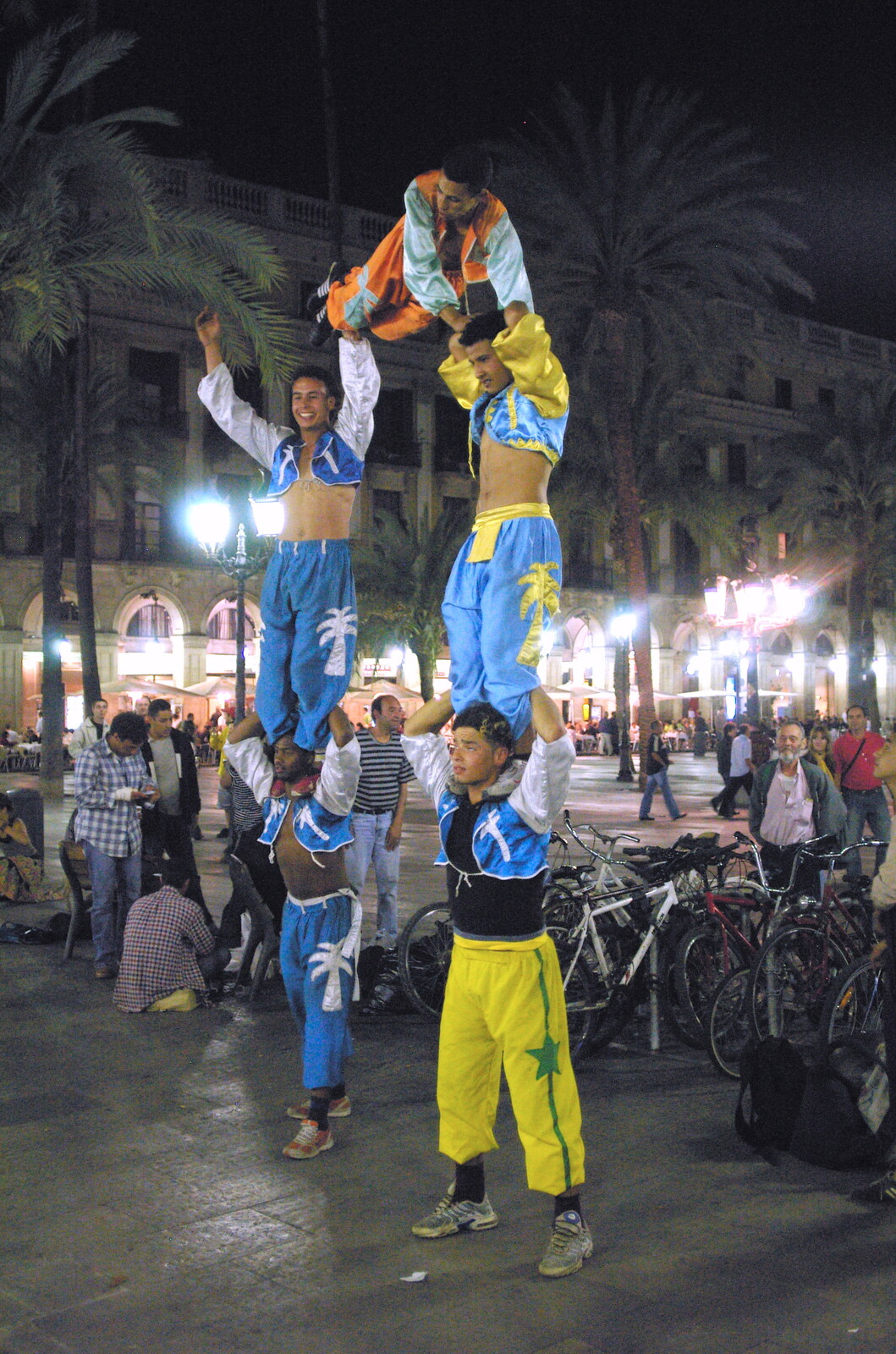 A human pyramid in Plaça Reia from A Trip to Barcelona, Catalunya, Spain - 29th April 2005