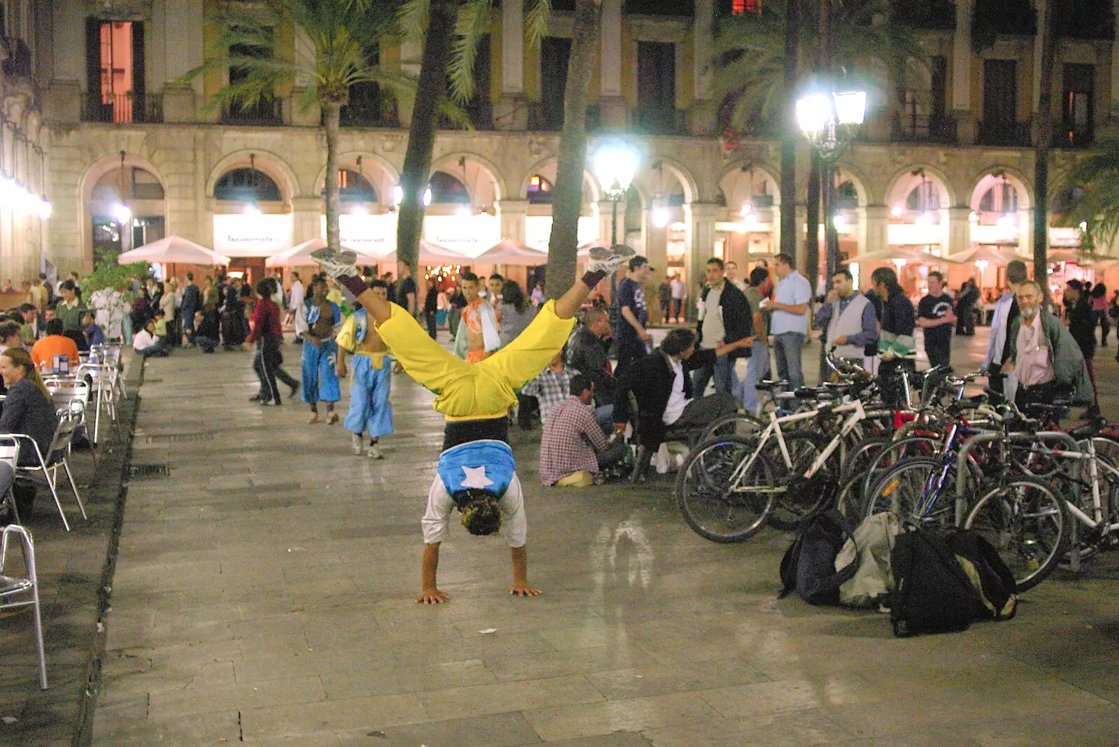 More acrobatics, from A Trip to Barcelona, Catalunya, Spain - 29th April 2005