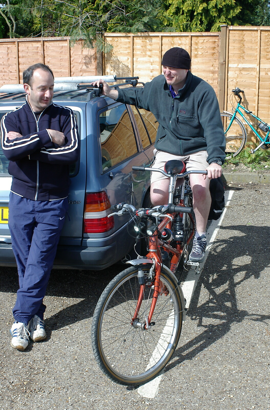 Gov tests out the back end of a tandem from The BSCC Weekend Trip to Rutland Water, Empingham, Rutland - 14th May 2005