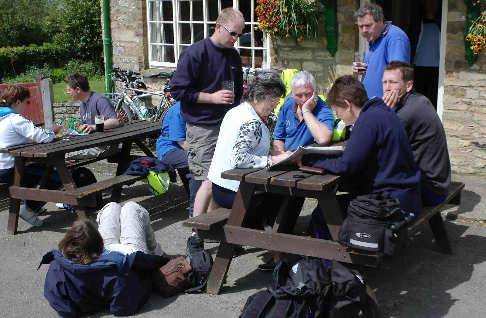 Maps are checked for the second leg, from The BSCC Weekend Trip to Rutland Water, Empingham, Rutland - 14th May 2005