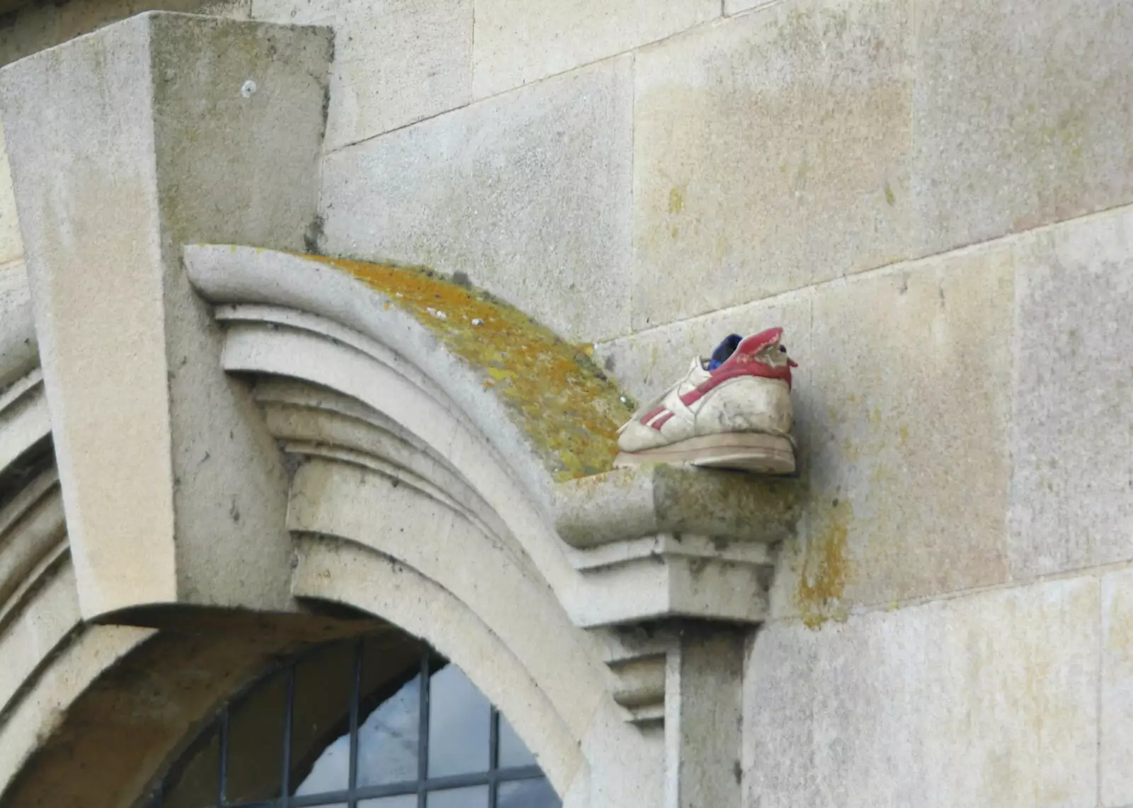 Wavy's shoe adds to the stonework above a window, from The BSCC Weekend Trip to Rutland Water, Empingham, Rutland - 14th May 2005